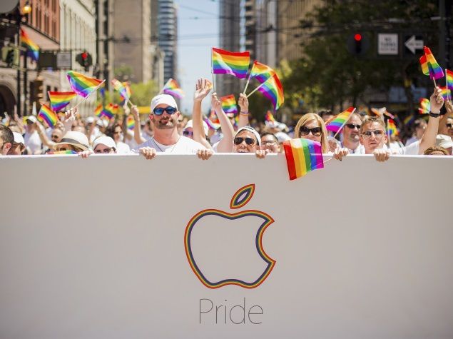 apple-parade-festival-reuters