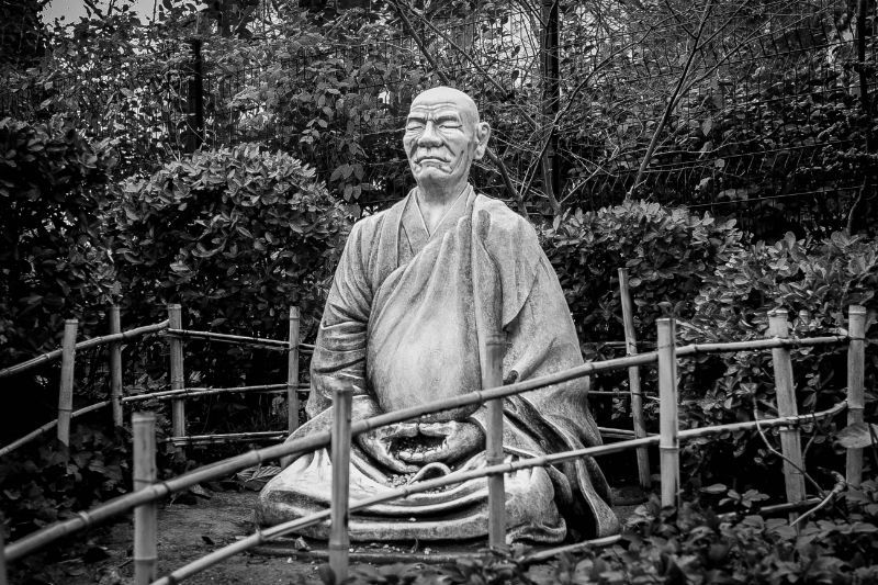 japanese statue